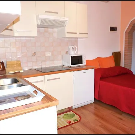 Druzinski Apartmaji Orlando Za Popoln Oddih V Izoli - Orlando Family Retreat In *
