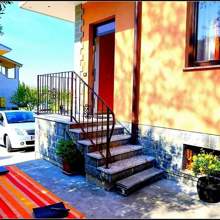 Druzinski Apartmaji Orlando Za Popoln Oddih V Izoli - Orlando Family Retreat In Lejlighed