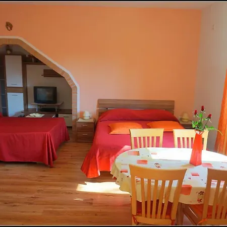 Druzinski Apartmaji Orlando Za Popoln Oddih V Izoli - Orlando Family Retreat In * Izola
